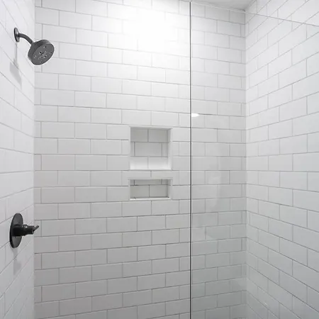 3 King Beds In Hip East Nash 1 Mile To Dwntn