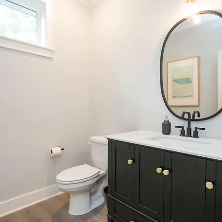 3 King Beds In Hip East Nash 1 Mile To Dwntn Holiday home Nashville