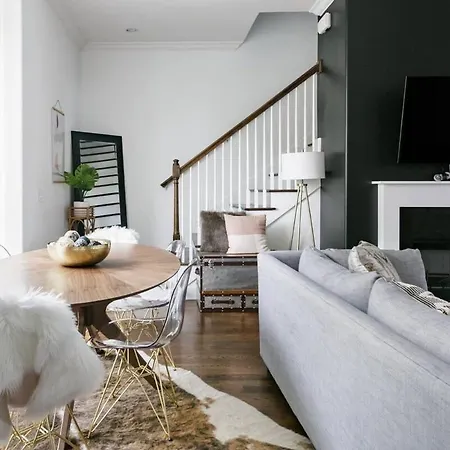 Relax Into Urban Chic At A Textured East Holiday home Nashville