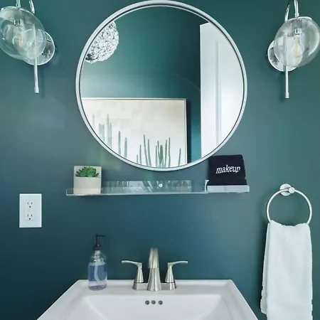 Holiday home Relax Into Urban Chic At A Textured East *