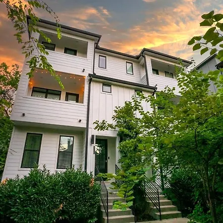 3 King Beds In Hip East Nash 1 Mile To Dwntn Holiday home