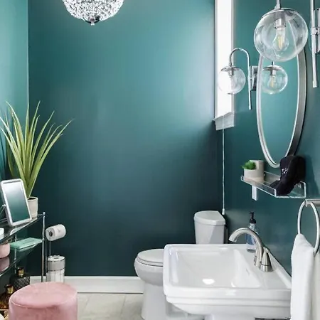 Holiday home Relax Into Urban Chic At A Textured East Nashville