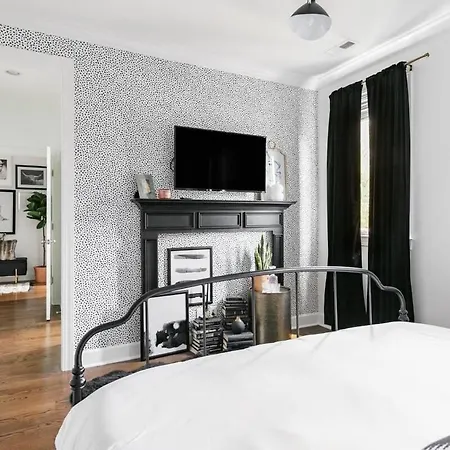 Relax Into Urban Chic At A Textured East