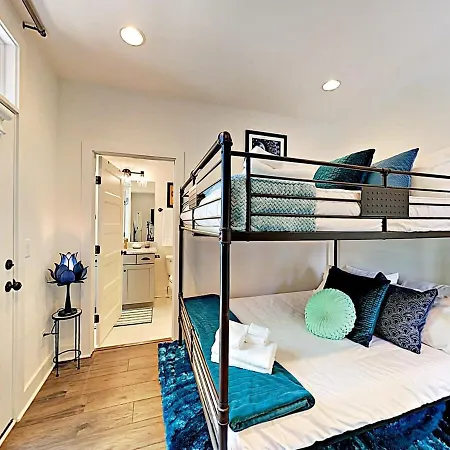 2 6 Miles To Downtown End Unit Free Parking Holiday home *