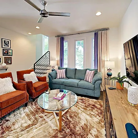 Holiday home 2 6 Miles To Downtown End Unit Free Parking
