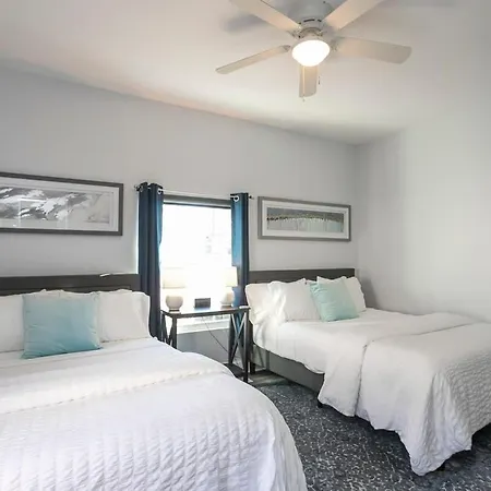 Spacious Only 2 Miles From Downtown Holiday home Nashville