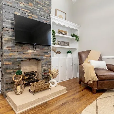 Holiday home New 1 Mile To Downtown Hot Tub Free Park *