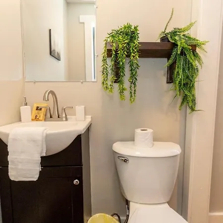 Holiday home New 1 Mile To Downtown Hot Tub Free Park Nashville