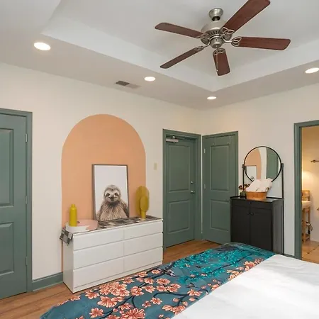 Broadway Penthouse Above Live Music & Bars Nashville