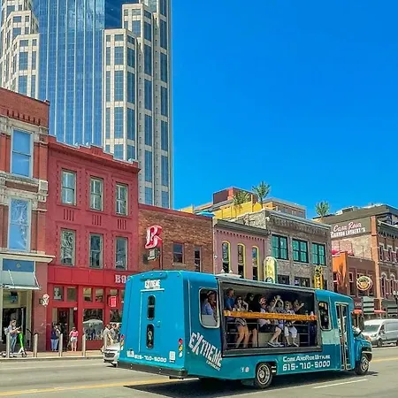 Broadway Penthouse Above Live Music & Bars * Nashville