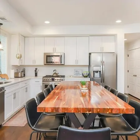 Stylish For 12 8th Ave South 6 Beds *
