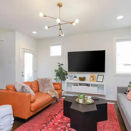 Stylish For 12 8th Ave South 6 Beds Holiday home