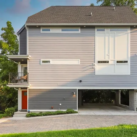 Holiday home Stylish For 12 8th Ave South 6 Beds *