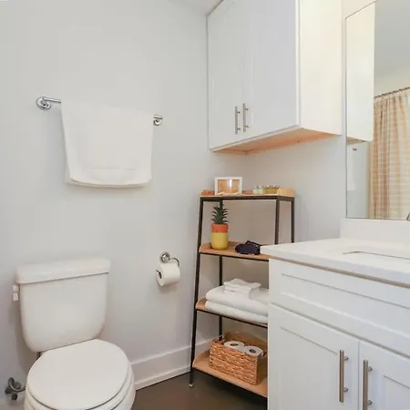 Holiday home Stylish For 12 8th Ave South 6 Beds