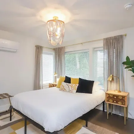 Stylish For 12 8th Ave South 6 Beds Holiday home *