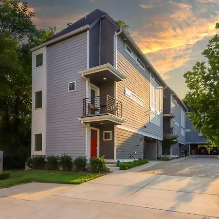 Stylish For 12 8th Ave South 6 Beds * Nashville