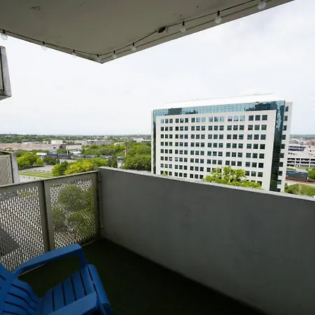 Apartment Traveling Nurses And Professionals Parking Included Pet Friendly Downtown *