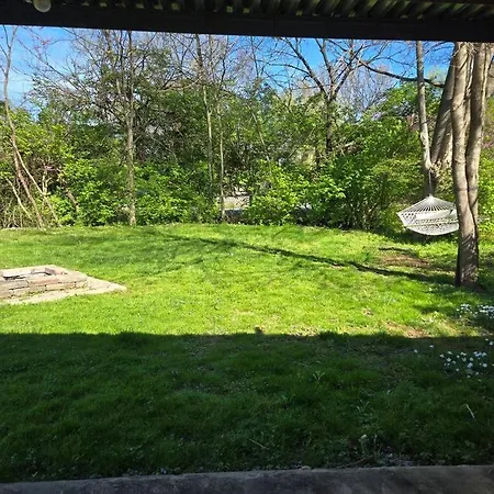Holiday home East Retreat, Outdoor Oasis, Sleeps 12, Four Bedrooms
