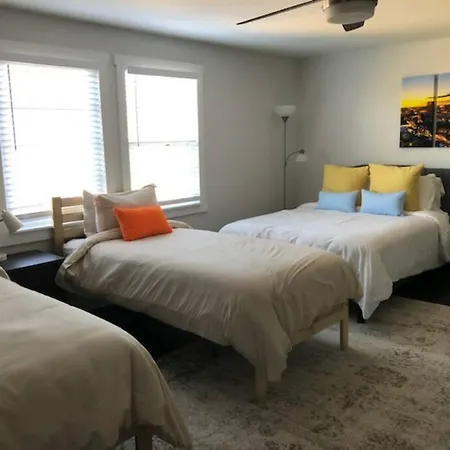 East Retreat, Outdoor Oasis, Sleeps 12, Four Bedrooms *