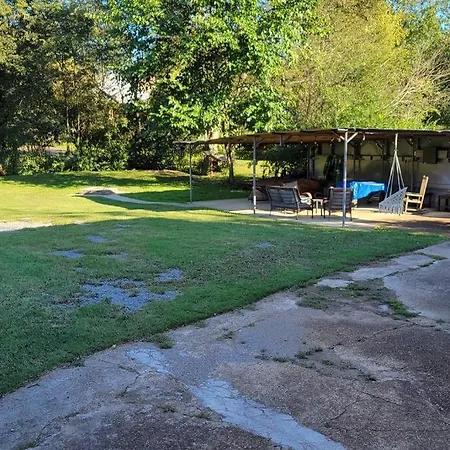 Holiday home East Retreat, Outdoor Oasis, Sleeps 12, Four Bedrooms *
