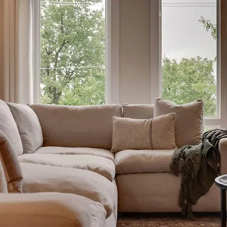 Unforgettable Townhome-close To Broadway-10 Beds! Holiday home *