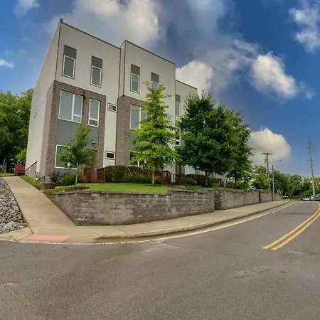 Unforgettable Townhome-close To Broadway-10 Beds! *