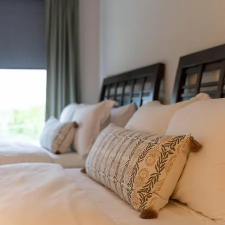 Unforgettable Townhome-close To Broadway-10 Beds! Holiday home *