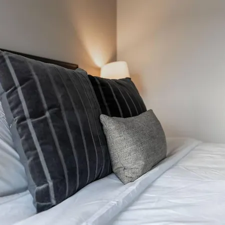 Sleek Townhome Near Broadway! * Nashville