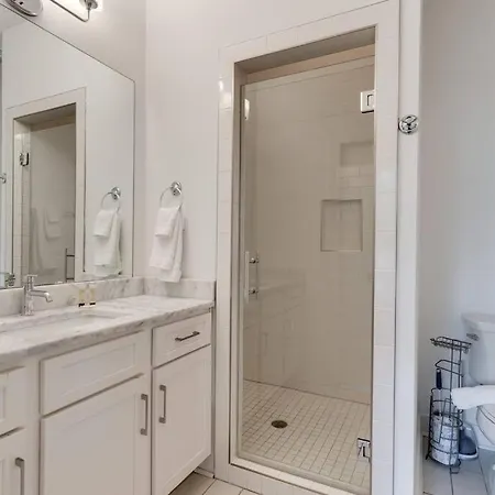 Epic Location- Steps From 12th S, Sleep12 Nashville