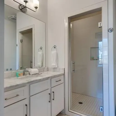 Holiday home Epic Location- Steps From 12th S, Sleep12 Nashville