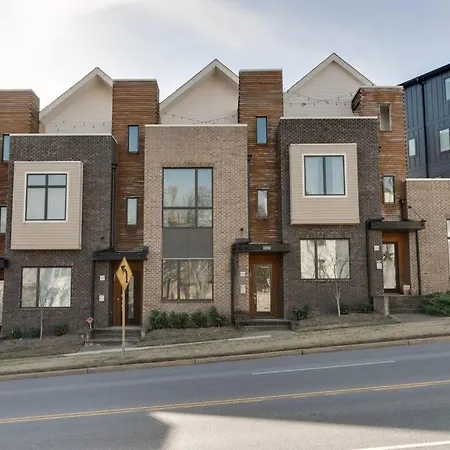 Epic Location- Steps From 12th S, Sleep12 Holiday home Nashville