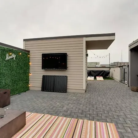 Holiday home Luxury Townhome! Rooftop-game Room! Near Broadway! Nashville