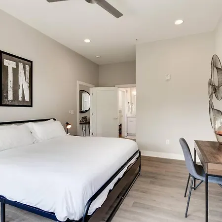 Apartment Spacious 2bd-close To Everything Nashville