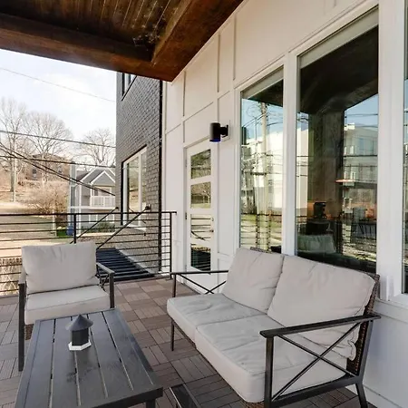 Apartment Spacious 2bd-close To Everything
