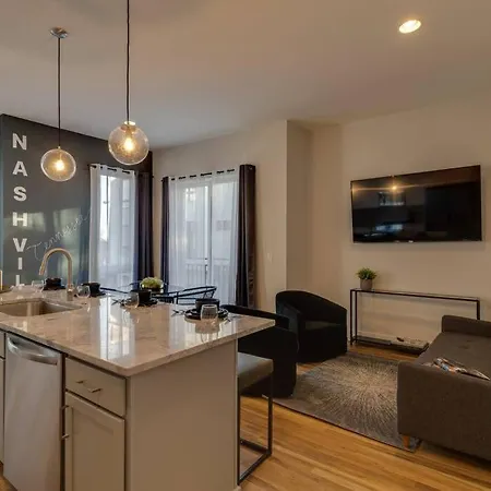 Holiday home Encore Escape Near Opry With Rooftop Sleep 8 Nashville