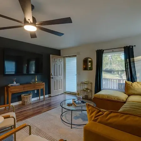 Close To Broadway Sleeps 10 With Pool Table! * Nashville