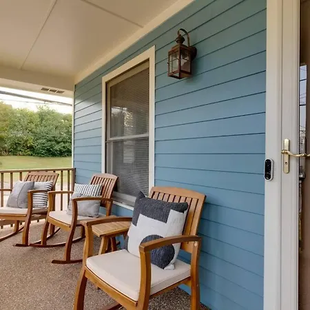Holiday home Close To Broadway Sleeps 10 With Pool Table! Nashville