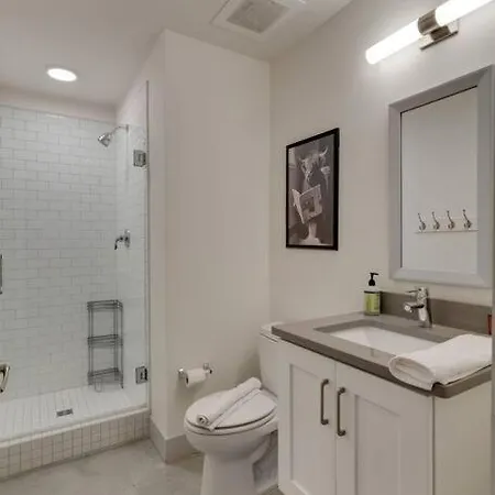 Chic Condo, 2mi To Downtown, Sleeps 8, By Geodis *