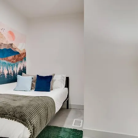 Apartment Chic Condo, 2mi To Downtown, Sleeps 8, By Geodis *