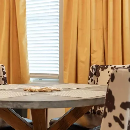Apartment Chic Condo, 2mi To Downtown, Sleeps 8, By Geodis Nashville