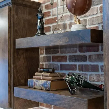 Apartment Neat, Or On The Rocks Nashville