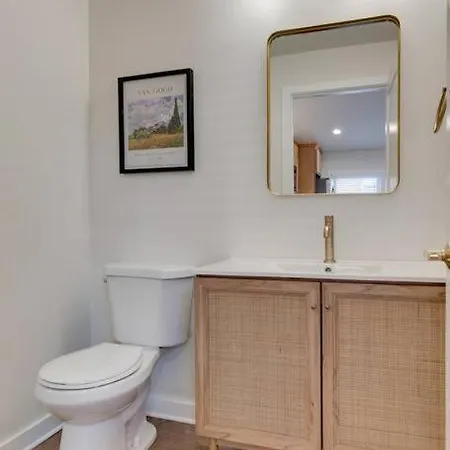 Apartment Mid Century Modern In East Nash!
