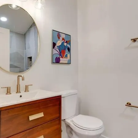Apartment Mid Century Modern In East Nash!