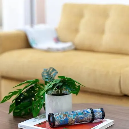 Apartment Mid Century Modern In East Nash! *