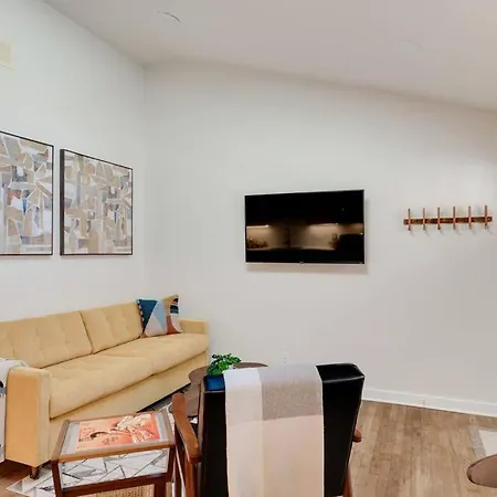 Mid Century Modern In East Nash! *