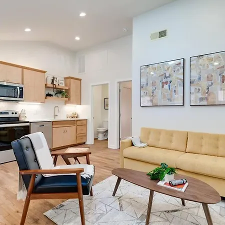 Apartment Mid Century Modern In East Nash!