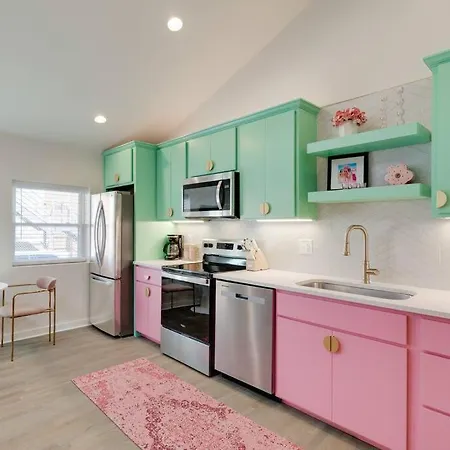 Omg Barbie!-walk To Bars & Food Apartment