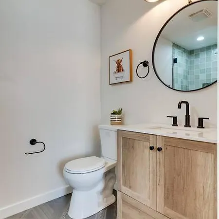 Apartment 4 Bdrm-4 Bath, Great For Groups, Perfect Location! Nashville