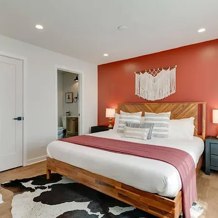 Apartment 4 Bdrm-4 Bath, Great For Groups, Perfect Location! Nashville
