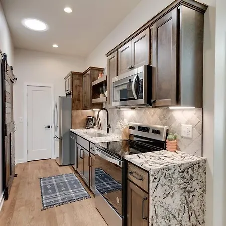 4 Bdrm-4 Bath, Great For Groups, Perfect Location! * Nashville